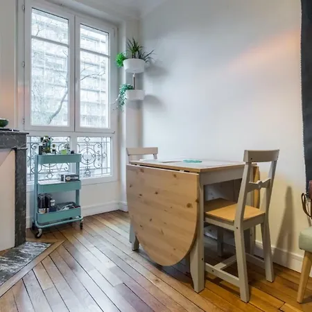 Typical Parisian Flat Near Belleville By Easybnb Daire Paris