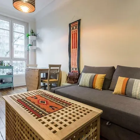 Typical Parisian Flat Near Belleville By Easybnb